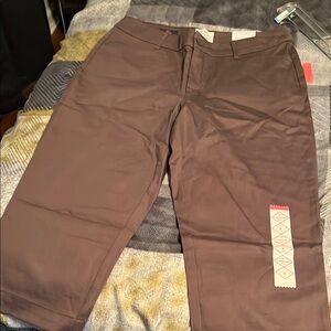Women’s capri brown pants